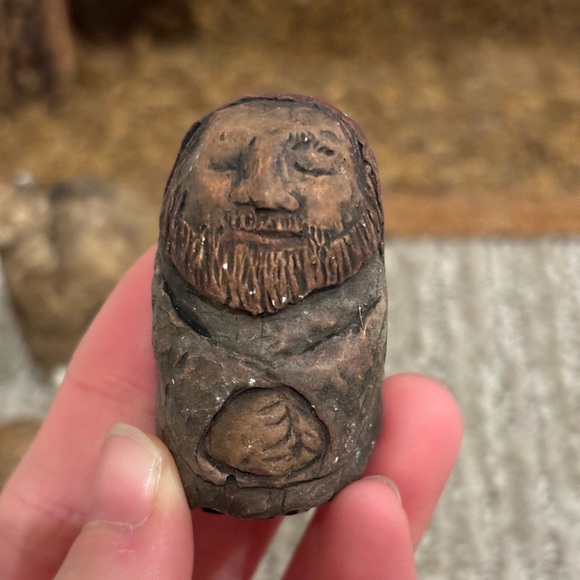 SOLD Small nativity scene, 2” figures, carved and painted plaster - Picture 5 of 12